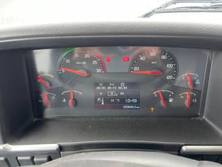 Volvo FM 8x4 / Euro 5 / steel suspension - Image 9