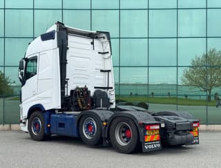 Volvo GLOBETROTTER 6X2 701.000 KM SUPER CONDITION NL TRUCK - Image 3