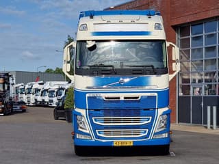 Volvo 13.420 4x2 - Image 2