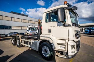 MAN 26.430-6x2-4 BL (New Tires) - Image 2