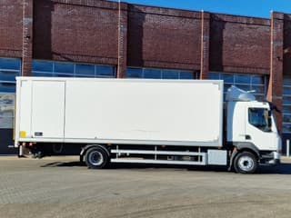Volvo 4x2 Box truck, loading lift, 12T - Image 11