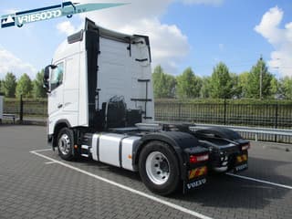 Volvo 500 - Image 2