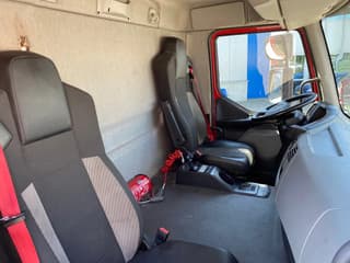 Renault Wide 320 6x2/4 / Closed box / Dhollandia - Image 10