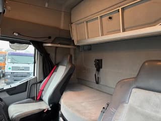 Renault HIGH ROOF 4x2 (EURO 6 / AUTOMATIC GEARBOX / VBI-BRAKE / HYDRAULIC KIT / FRIDGE / AIRCONDITIONING) - Image 16