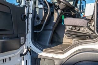 Volvo FM330-6X2+E5 (10pneus/tires) - Image 12