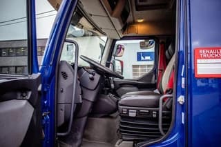 Renault D210-12T-E6 - 50000 KM - Image 9