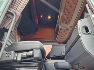 Scania R620 Topline 8x4 - Retarder - Full air - Custom interior - Show truck - HUB reduction - Image 32