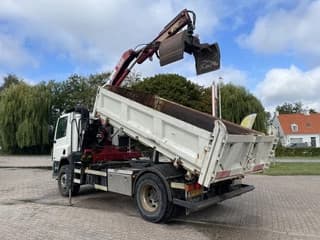 DAF CF 75.250 4x2 Tipper with HMF-1060 Euro 3 - Image 4