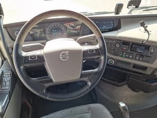 Volvo 13.420 4x2 - Image 13