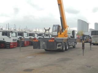 Hino 700 6X4 - Image 14
