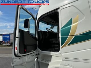 Volvo 500 TURBO COMPOUND 2021, 6X2, IPARCOOL, FULL AIR, DYNAMIC STEERING, LEATHER SEATS, LIKE NEW! - Image 8