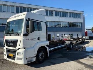 MAN 18.420 EURO 6 + KRONE 2 AXLE + 2x DHOLLANDIA LIFT - Image 1