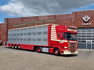 Scania R450 + 3 deck livestock - Water &Ventilation - Loadlift - - Image 1