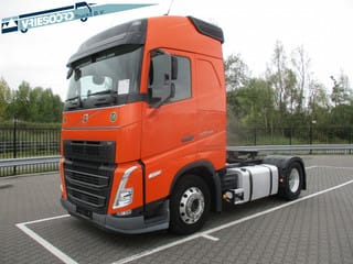 Volvo 500 - Image 1