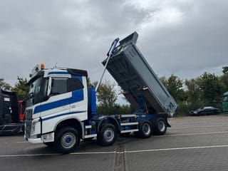 Volvo 540 8X4 ,RET,TANDEM LIFT, HUB REDUCTION - Image 1