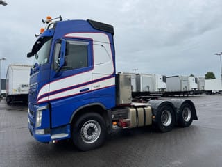 Volvo FH540 6X4 TANDEM LIFT ,RET,HYDR,HUB RED ,LOW KM - Image 1