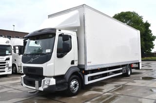 Volvo 4x2 + BOX - 294 TKM - AIRCO - DOUBLE CARGOFLOOR - ELEVATOR - REMOTE CONTROL - CAMERA - - Image 1