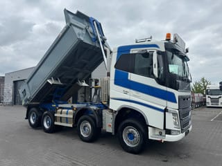 Volvo 540 8X4 ,RET,TANDEM LIFT, HUB REDUCTION - Image 1