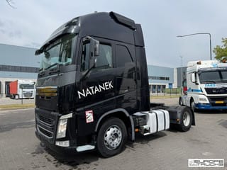 Volvo 500 - Image 1