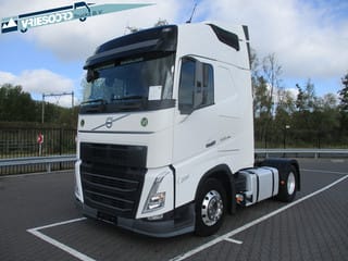 Volvo 500 - Image 1