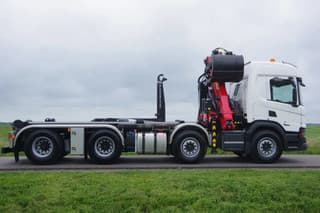 Scania P460 8x4 WSG 43-ton met Palfinger Q200Z95TR epsilon kraan en 30-tons VDL haakarm - Image 3