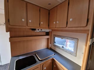 MAN TGA 2008 - 18.360 4x2 - Horse truck + full camper - 4 seats - Loadramp - Automatic gearbox afbeelding 37