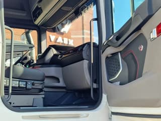 Scania 590S V8 NGS Highline 4x2 - New - Facelift - Full spec - Retarder - Leather - Full air - Image 27