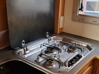 MAN TGA 2008 - 18.360 4x2 - Horse truck + full camper - 4 seats - Loadramp - Automatic gearbox afbeelding 38