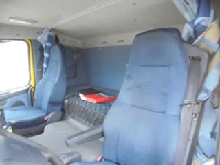 Volvo FM 330 2010 - KASSBOHRER afbeelding 11