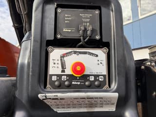 Renault 8X4 EEV + HIAB 477 E-7 HIPRO + REMOTE - Image 8