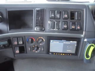 Volvo FM 330 2010 - KASSBOHRER afbeelding 7