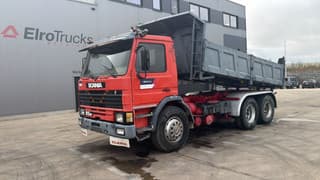 Scania 93-280 (POMPE MANUELLE / MANUAL PUMP / 6X4 / STEEL SUSP. / LAMES) EL24349