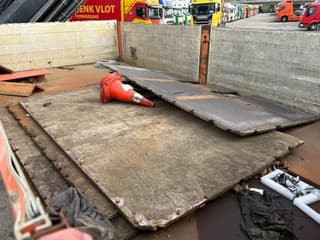 Renault 8X4 EEV + HIAB 477 E-7 HIPRO + REMOTE - Image 20