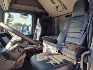 Scania 590S V8 NGS Highline 4x2 - New - Facelift - Full spec - Retarder - Leather - Full air - Image 10