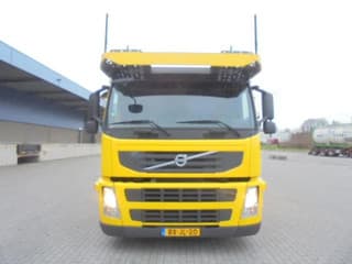 Volvo FM 330 2010 - KASSBOHRER afbeelding 2